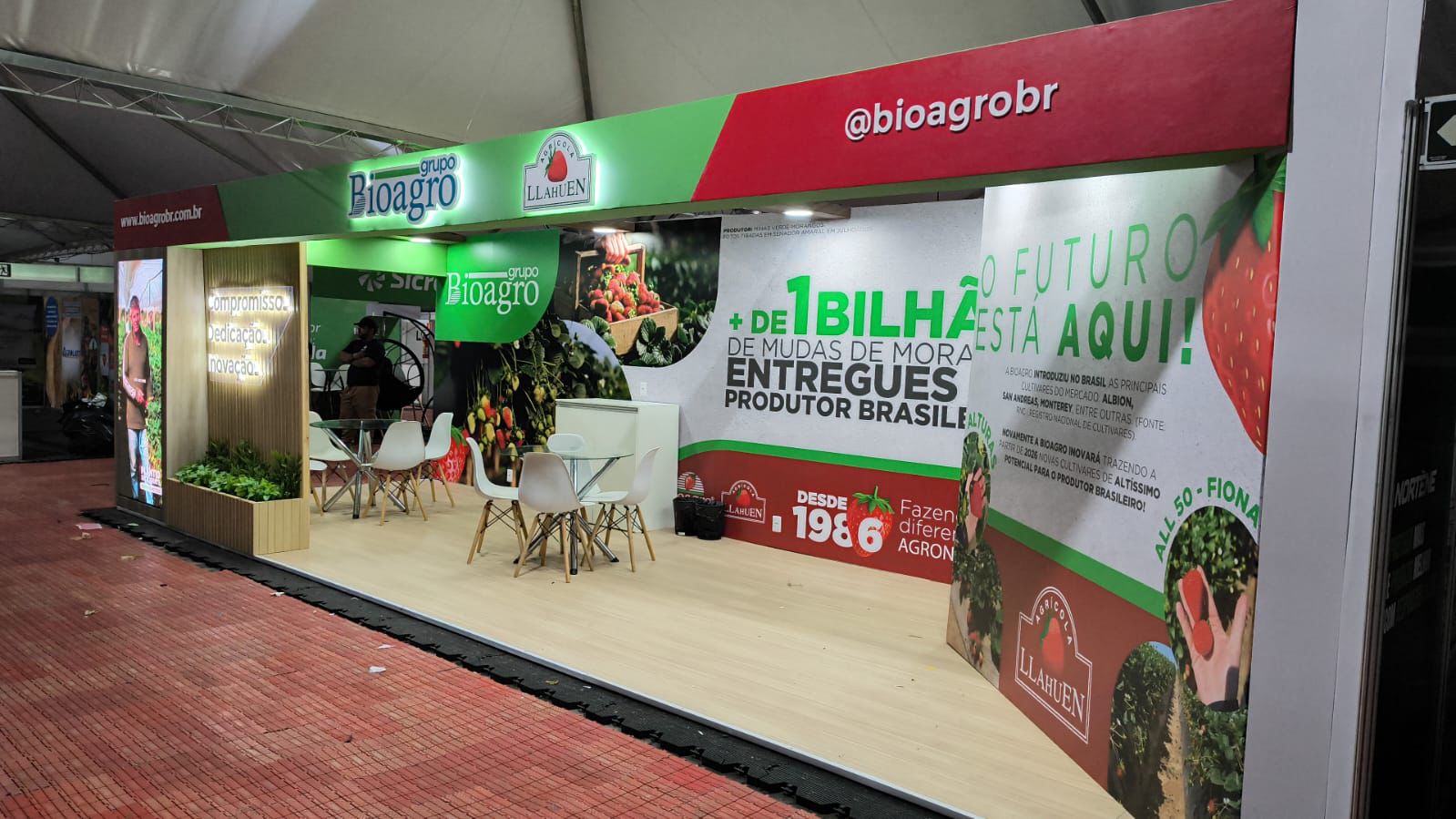 Estande entregue pela Versátil Montadora 2